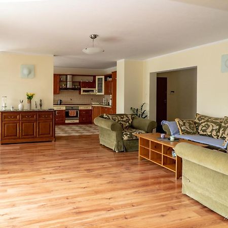 דירות Apartament אוסטקה מראה חיצוני תמונה